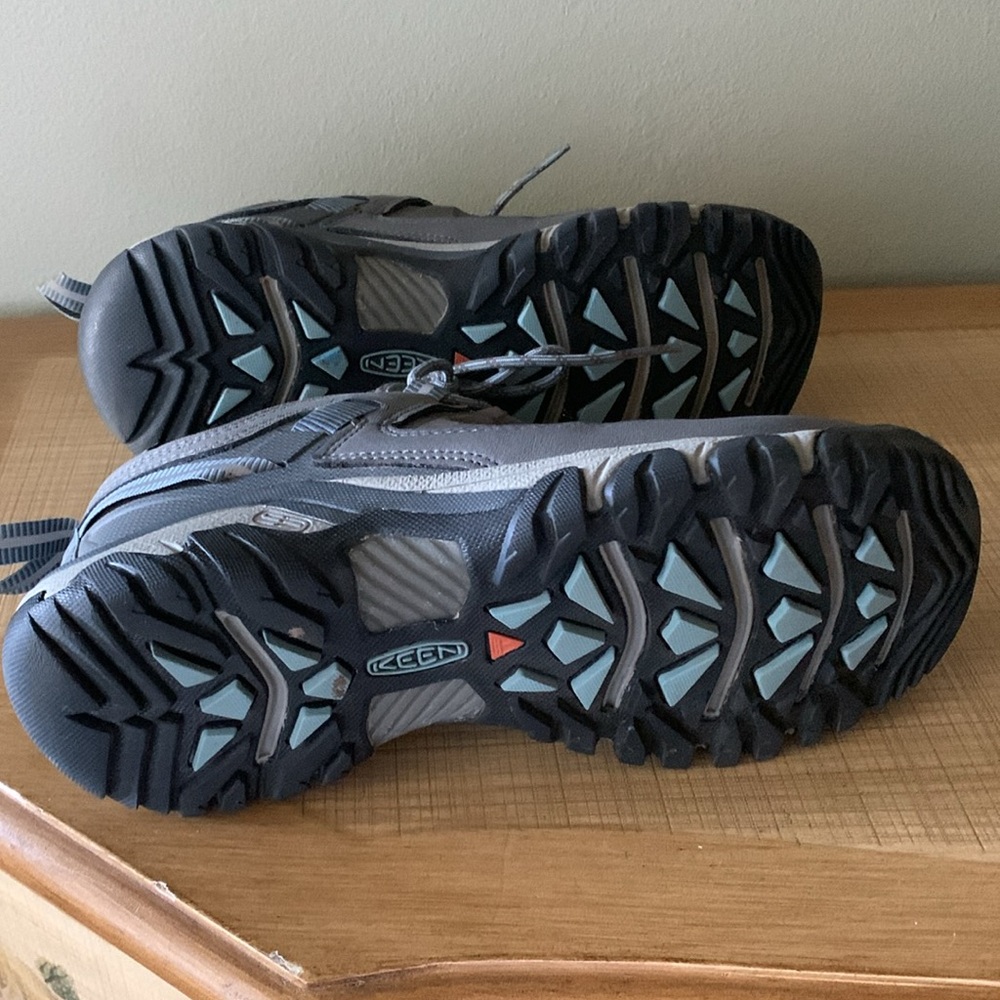 EUC Keen Targhee III Waterproof Hiking Shoes - Picture 4 of 6